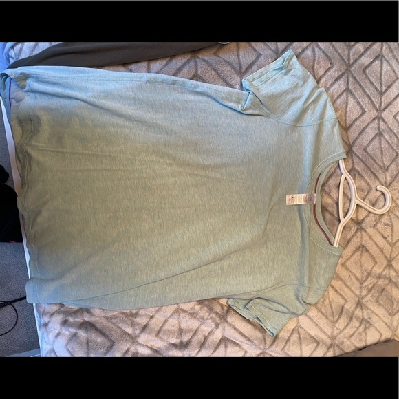 Lightly worn ivivva T-shirt - Picture 2 of 2